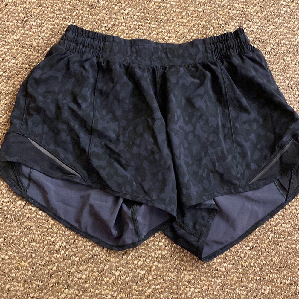Lululemon 4” Hotty Hot Shorts